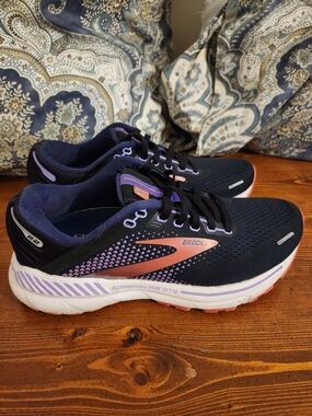 Brooks Adrenaline GTS 22 Women's Running Shoes - Navy with Pink Accents